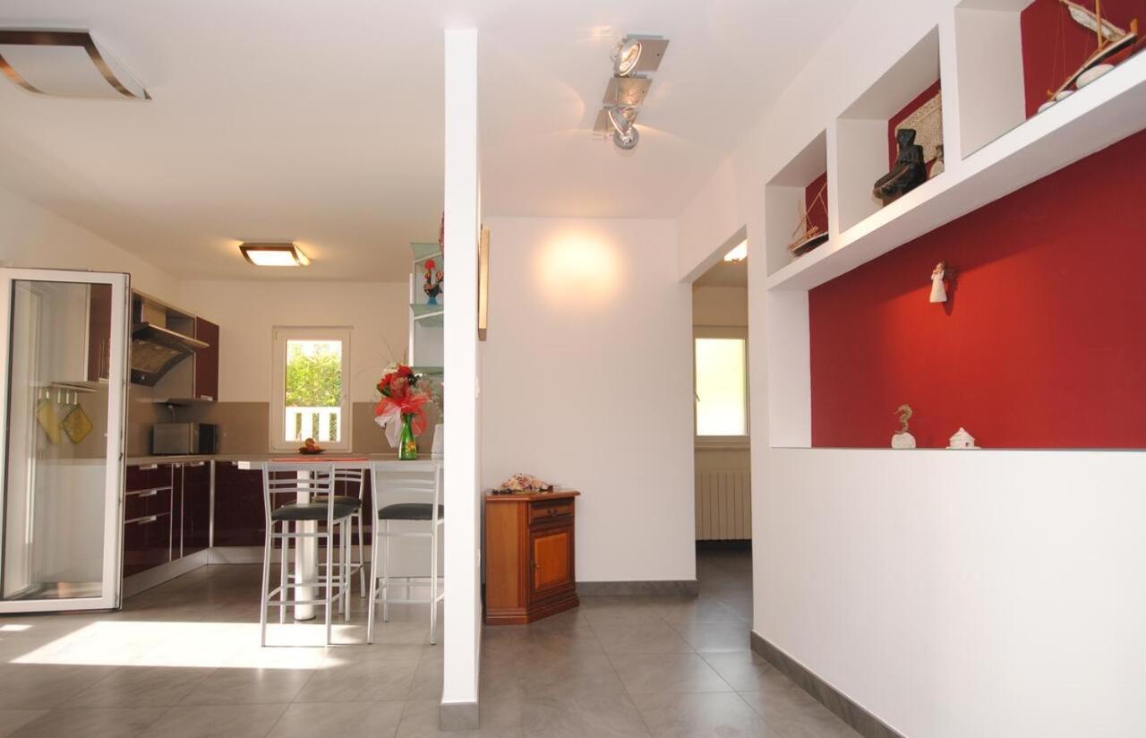 Seaview Luxury Apartment "Lucy" With Terrace & Vintage Summer Kitchen Trogir Exterior foto
